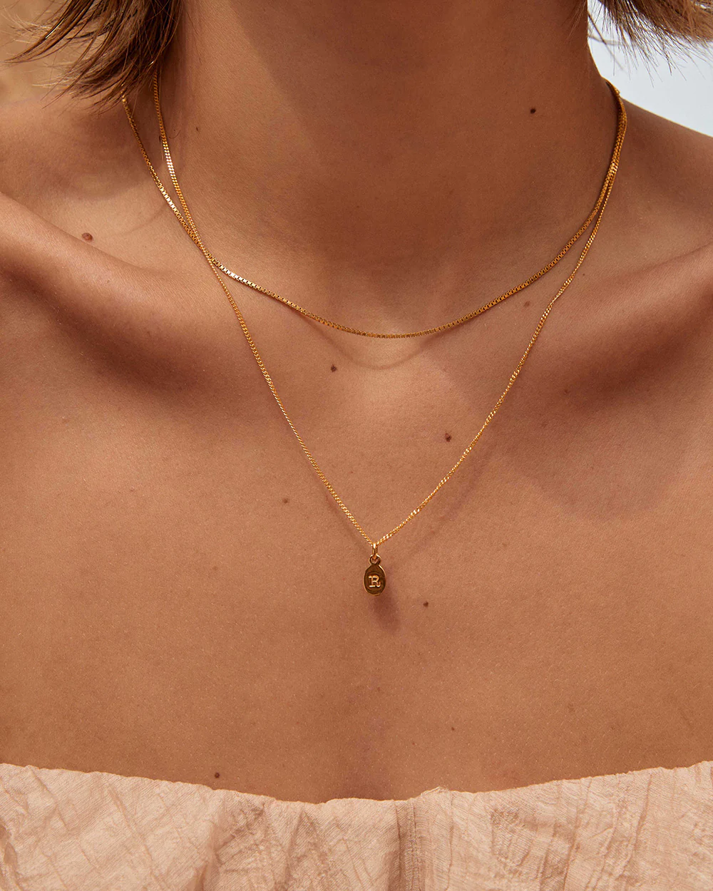 INITIAL NECKLACE A-Z (18K GOLD VERMEIL) - Image 3