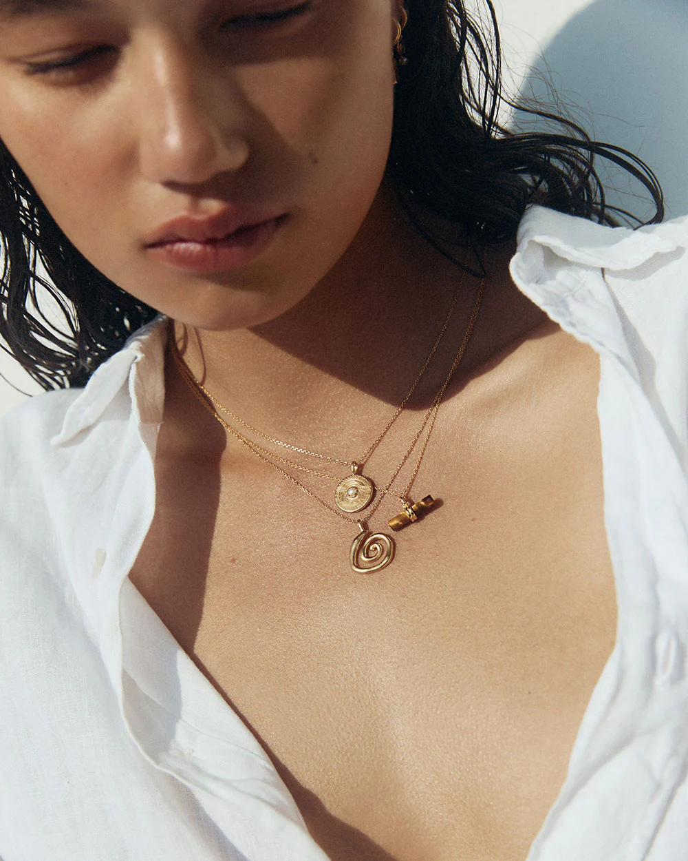 SOLACE COIN NECKLACE (18K GOLD VERMEIL) - Image 6