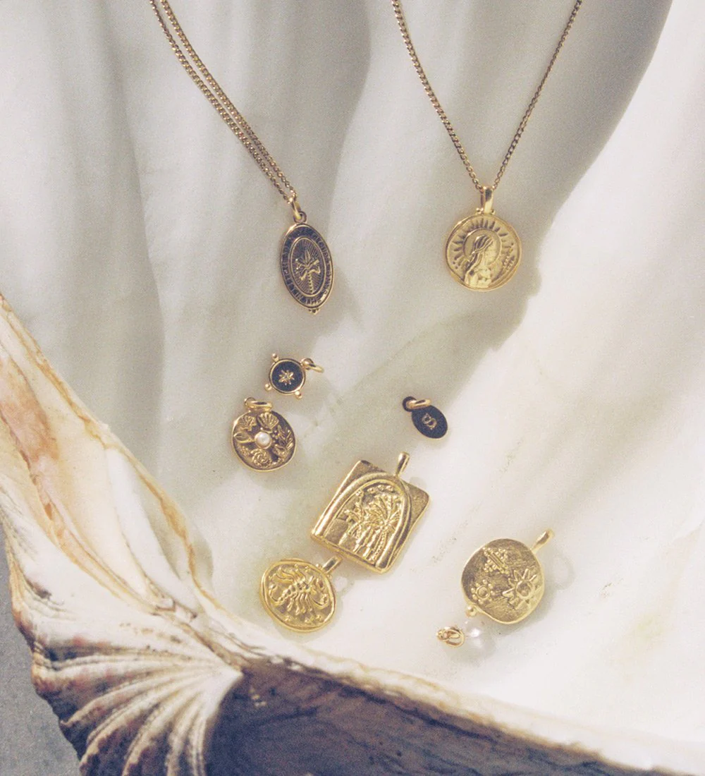 TINY CONSTELLATION CHARM (18K GOLD VERMEIL) - Image 4