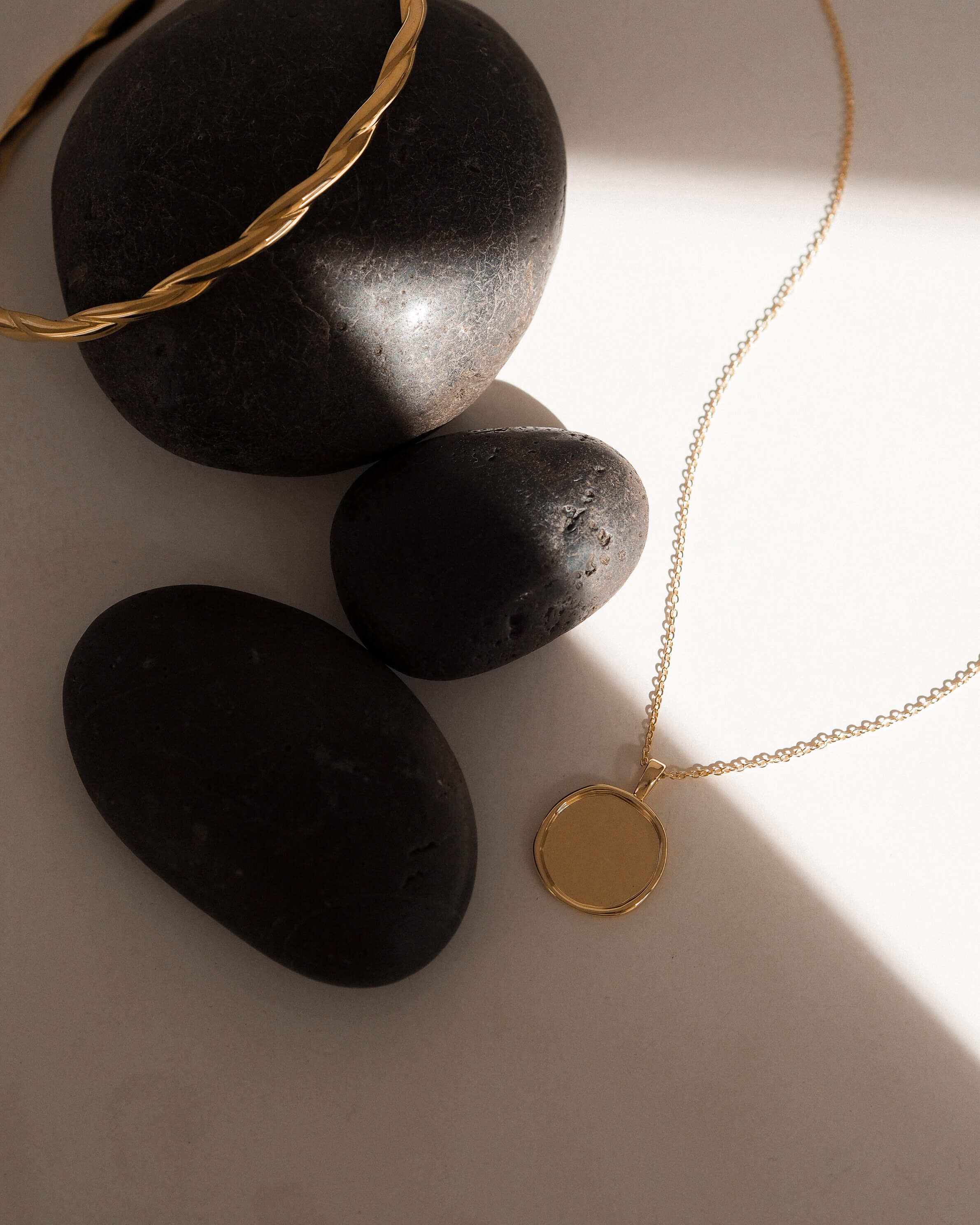 WAVE BANGLE (18K GOLD PLATED) - Image 7